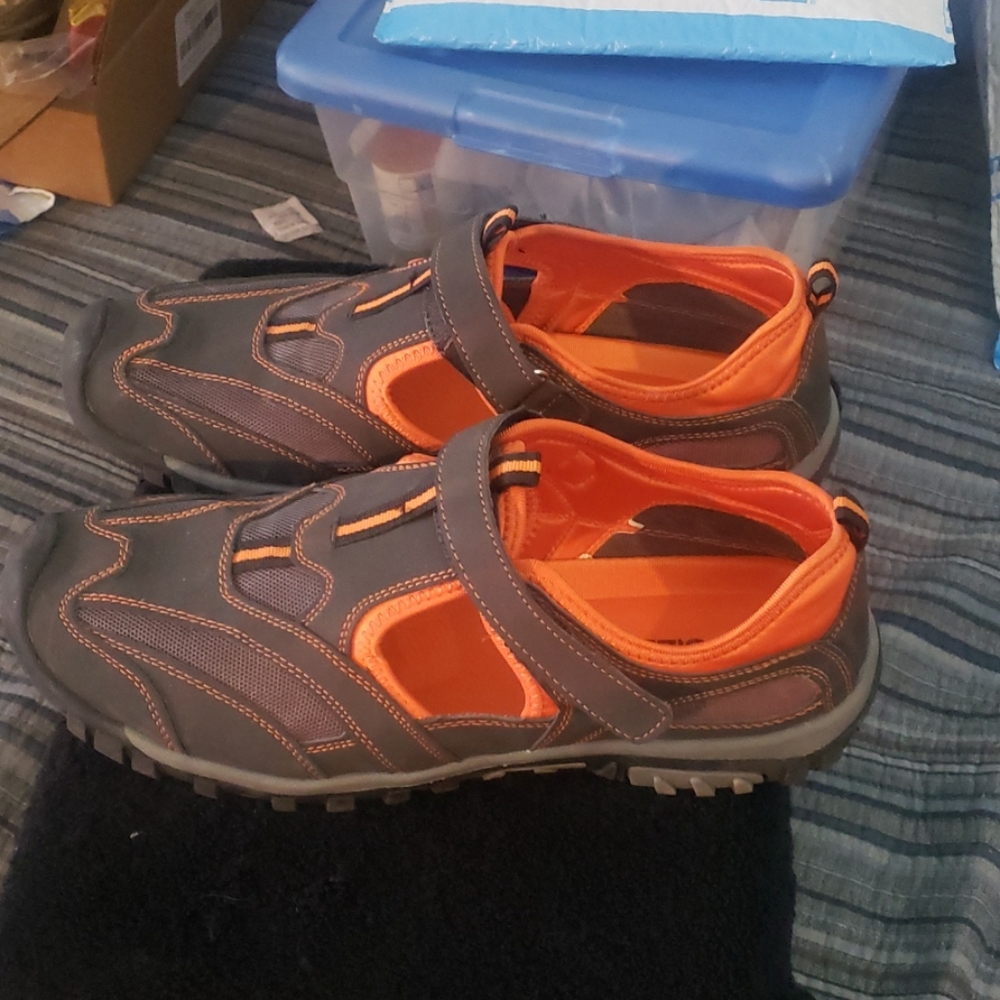 Men shoe sandals